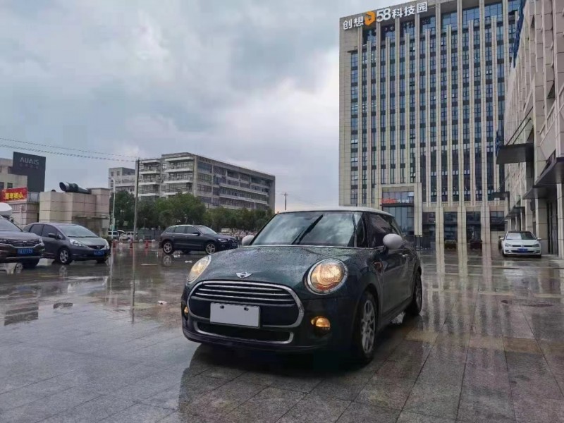 泰州17年寶馬MINI8