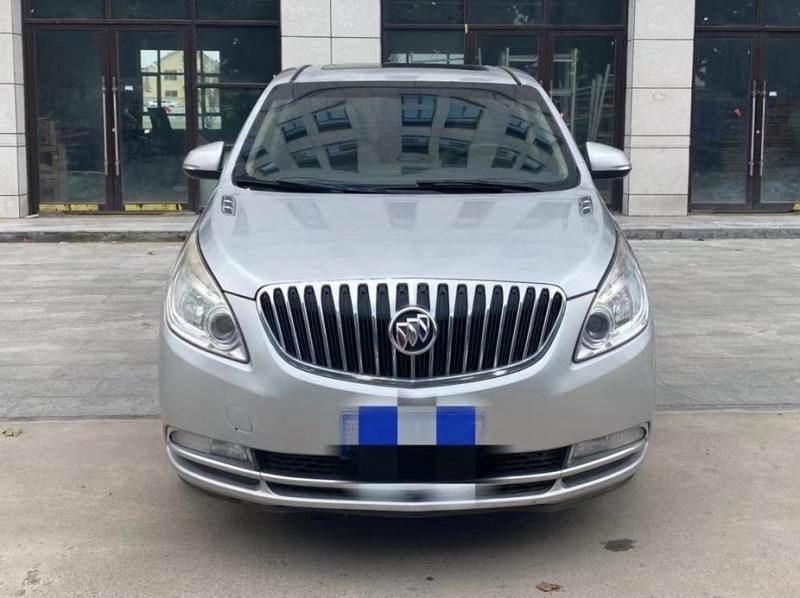 青岛12年别克GL81