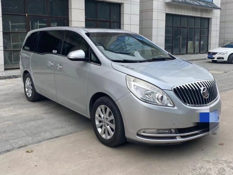 青岛12年别克GL82