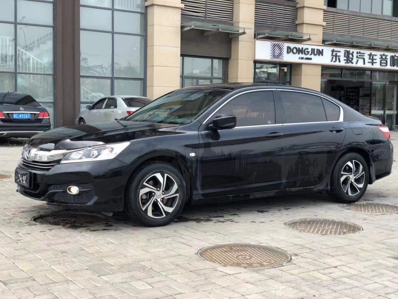 徐州16年本田雅阁3