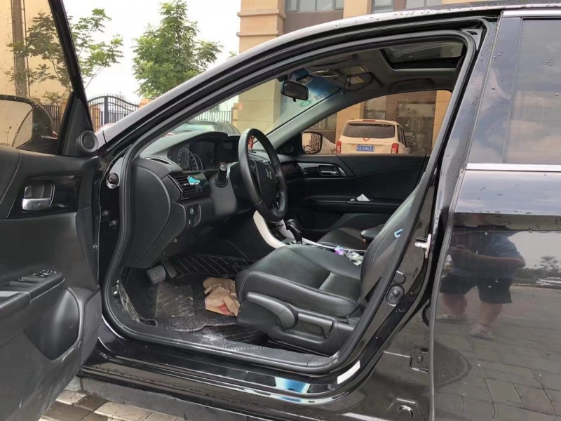 徐州16年本田雅阁6