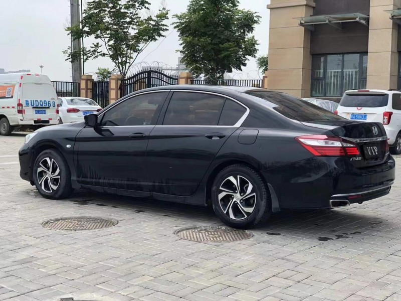 徐州16年本田雅阁1