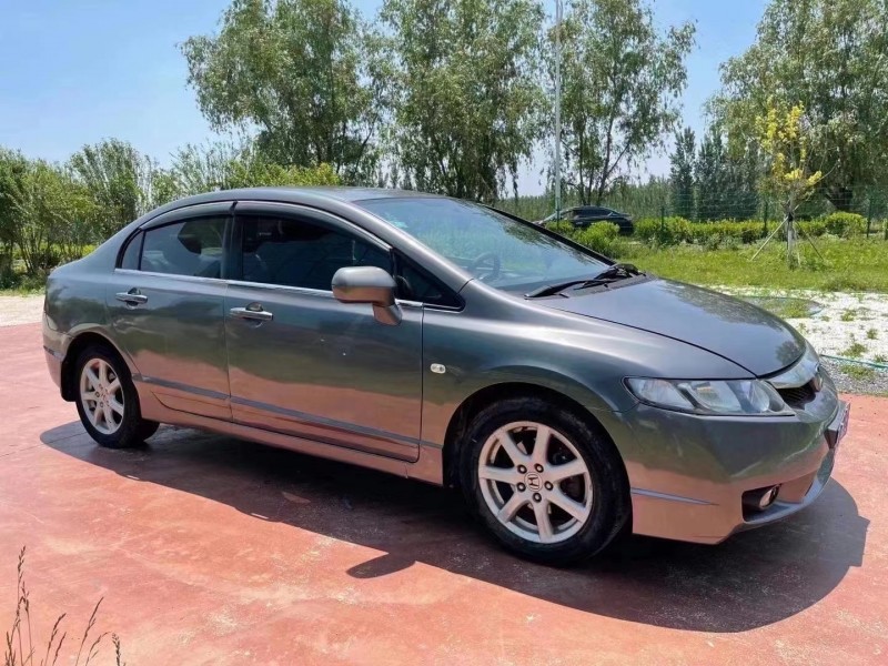 青岛10年本田思域2