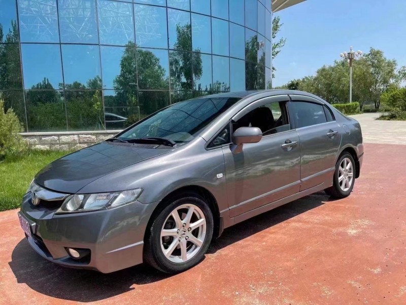 青岛10年本田思域3