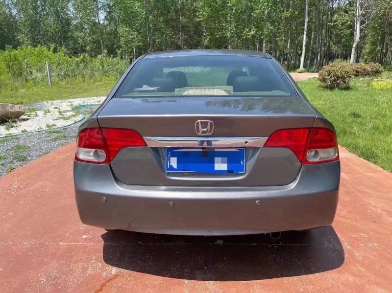 青岛10年本田思域4