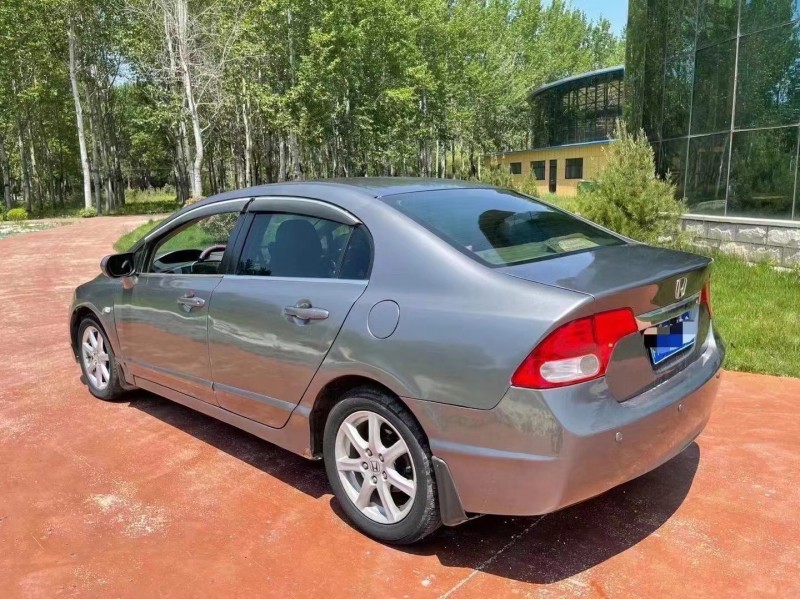 青岛10年本田思域5