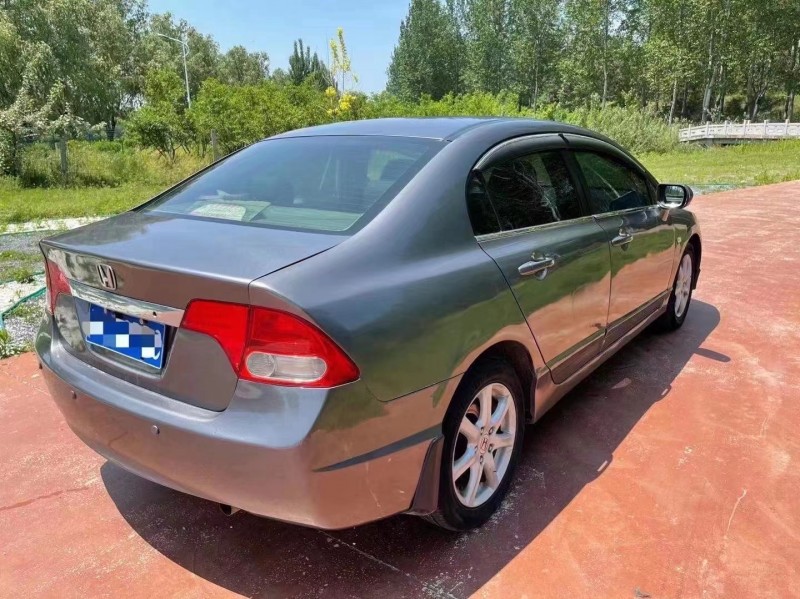 青岛10年本田思域6