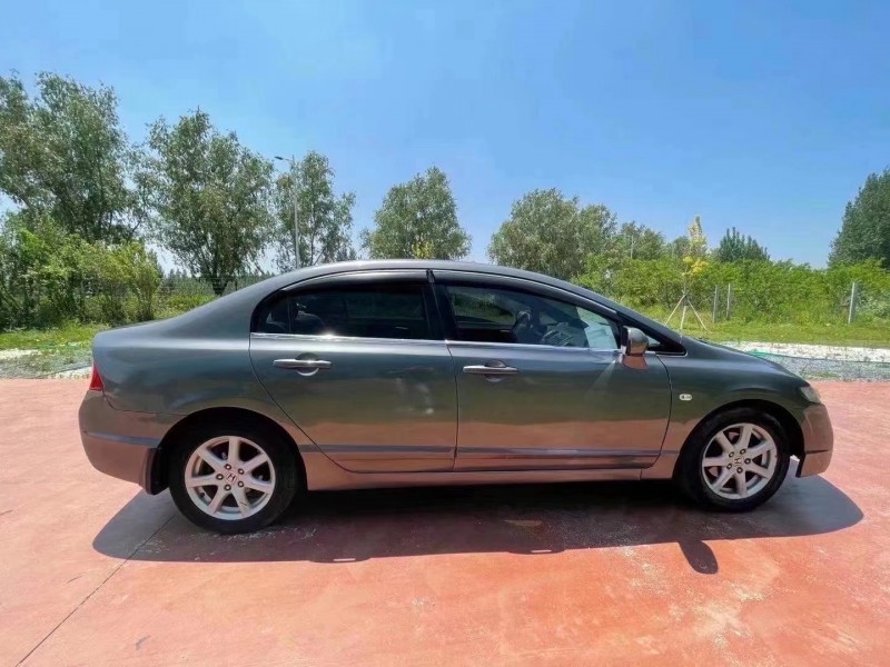 青岛10年本田思域7