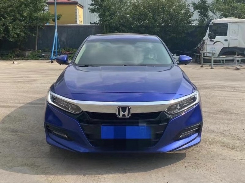 青岛19年本田雅阁1