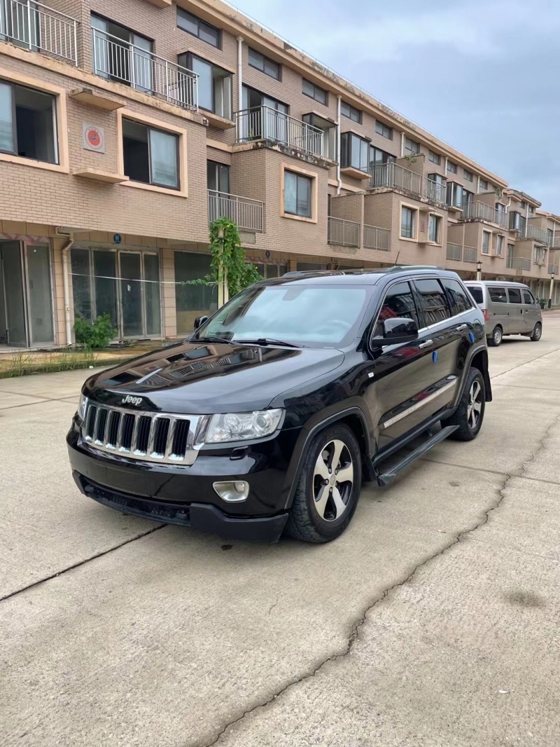 徐州13年Jeep大切諾基2