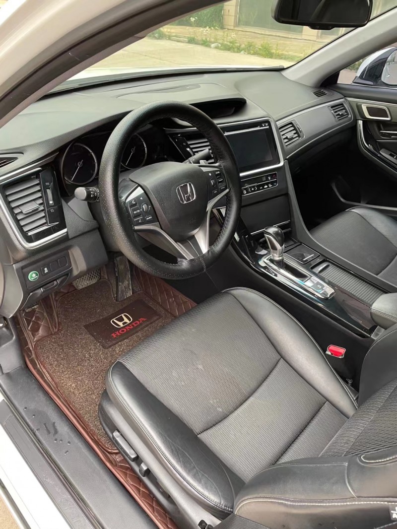 徐州16年本田思铂睿6