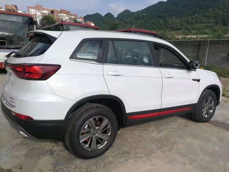 貴陽21年長安汽車CS753