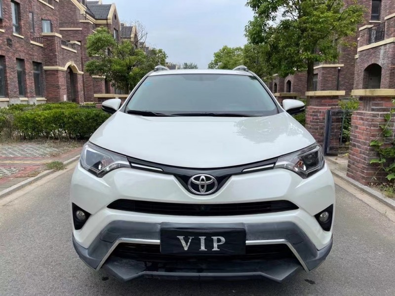 盐城17年丰田RAV4荣放1
