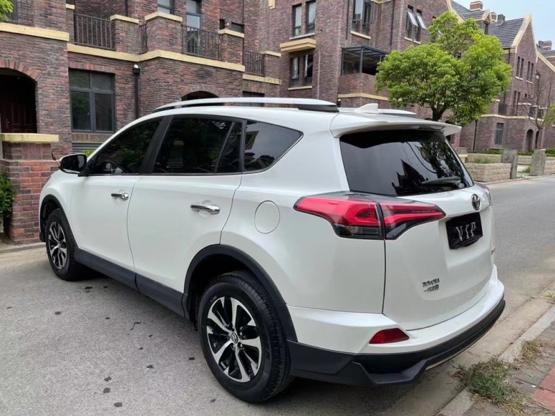盐城17年丰田RAV4荣放3