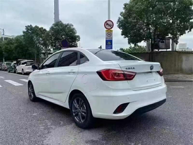 吉安18年長安汽車逸動5