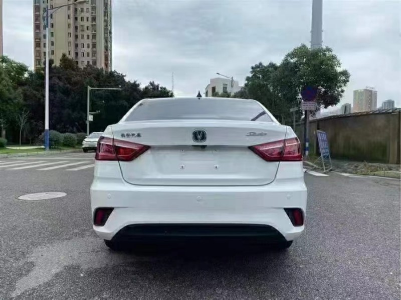 吉安18年長安汽車逸動6