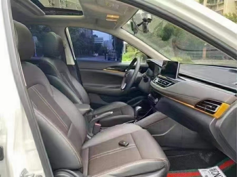 吉安18年長安汽車逸動8