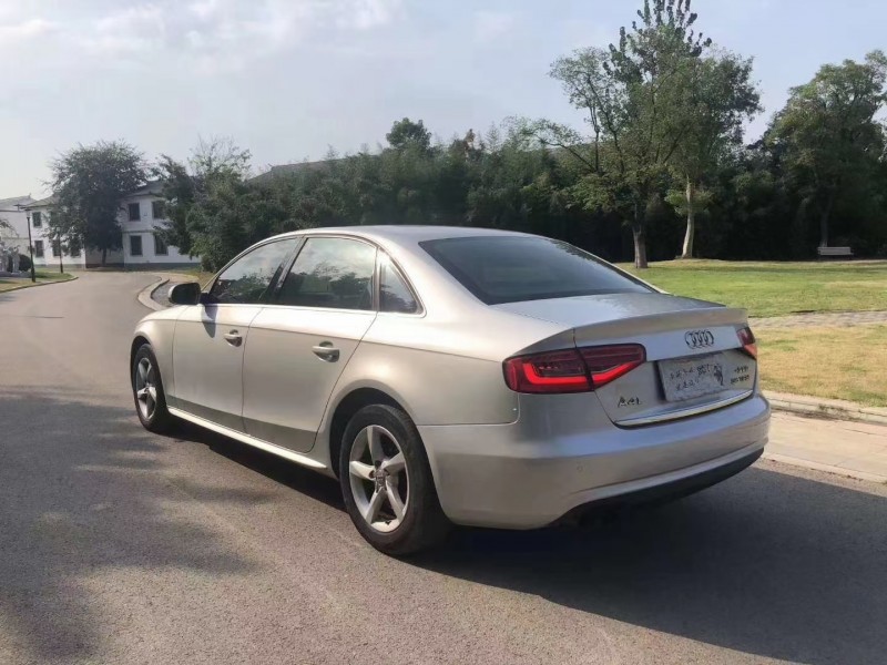 徐州12年奥迪A4L8