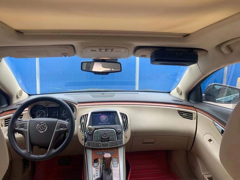 青岛13年别克君越9