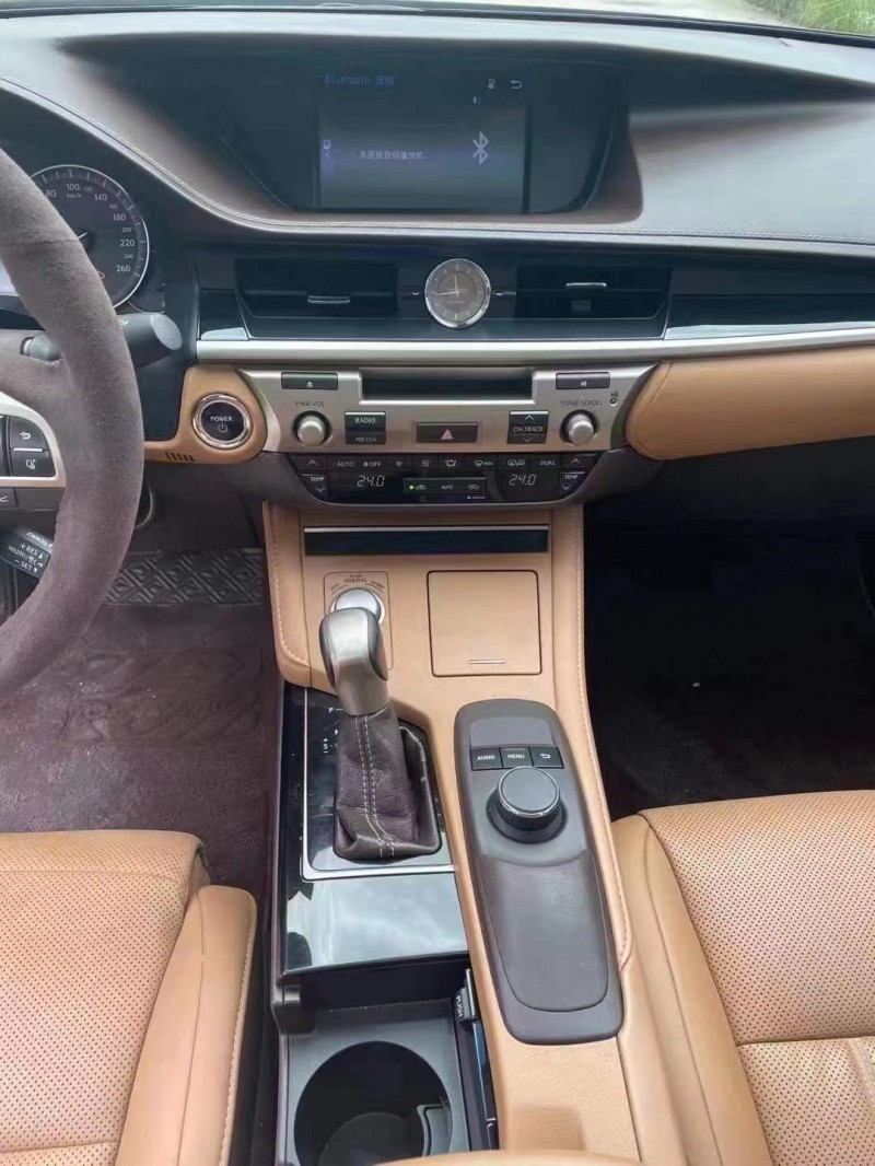 武汉16年雷克萨斯ES6