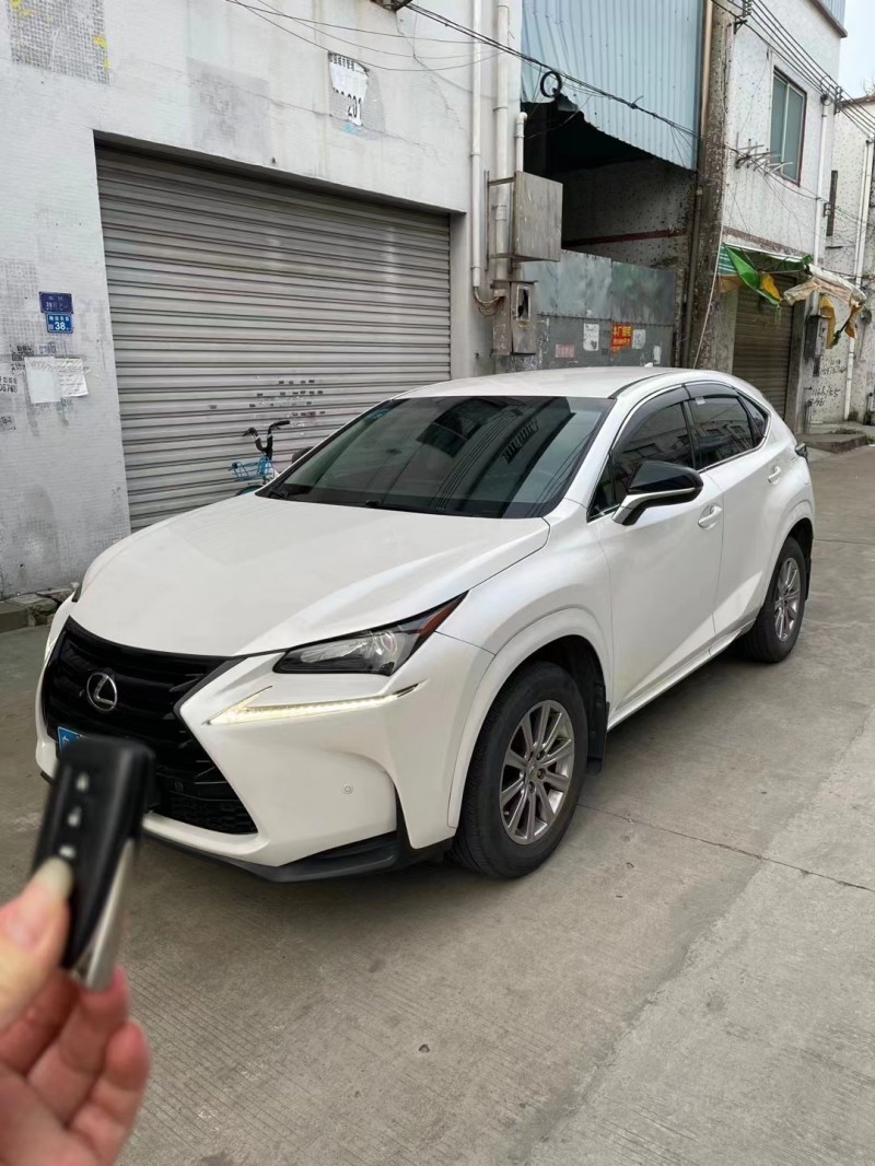 广州17年雷克萨斯NX2