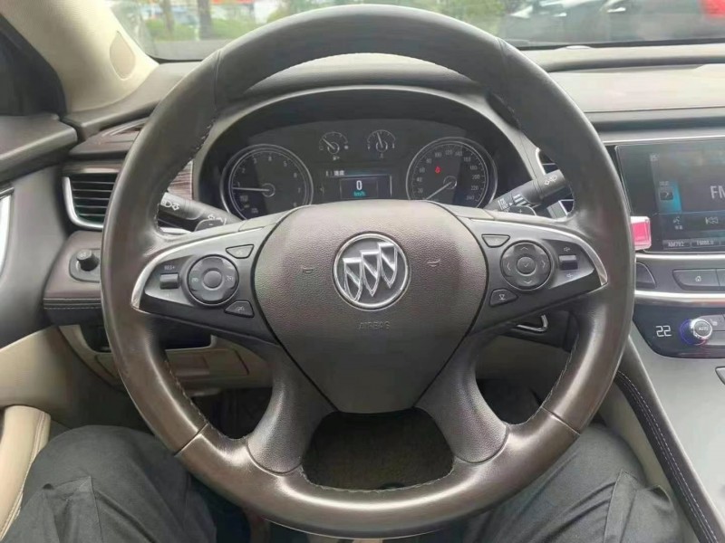 武汉16年别克君越6