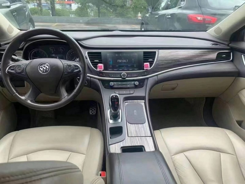 武汉16年别克君越9