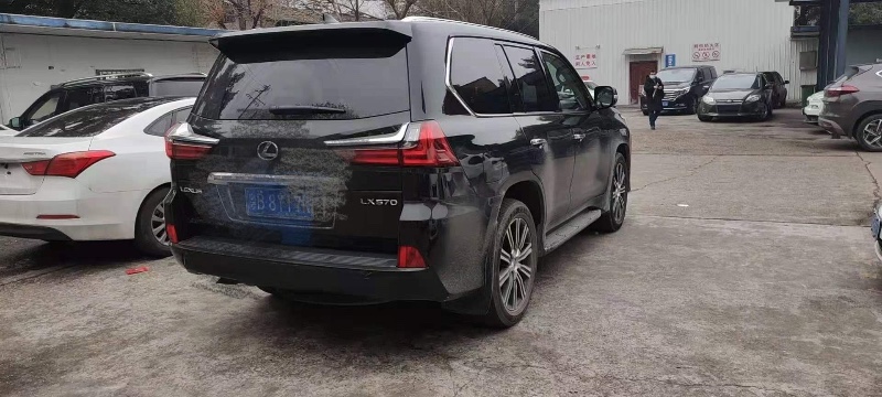 广州18年雷克萨斯LX1