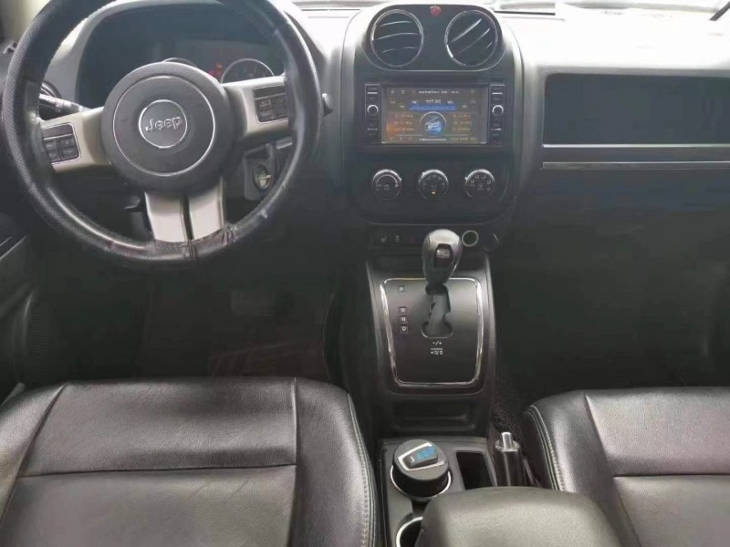 淄博12年Jeep指南者5