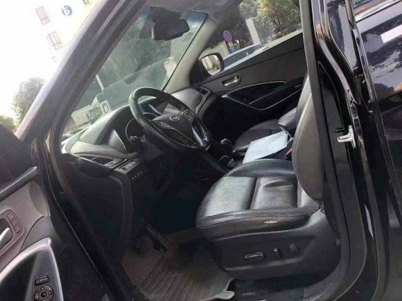 武汉14年现代全新胜达4