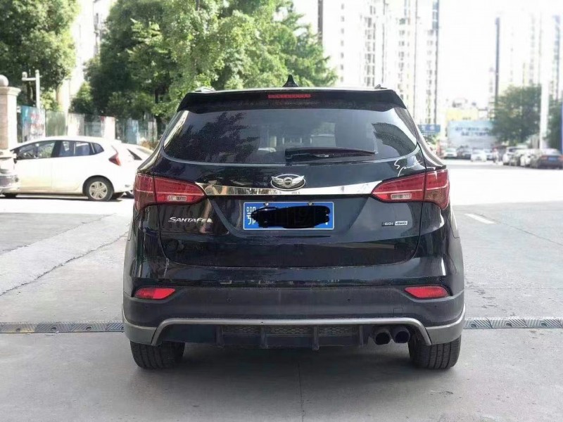 武汉14年现代全新胜达9