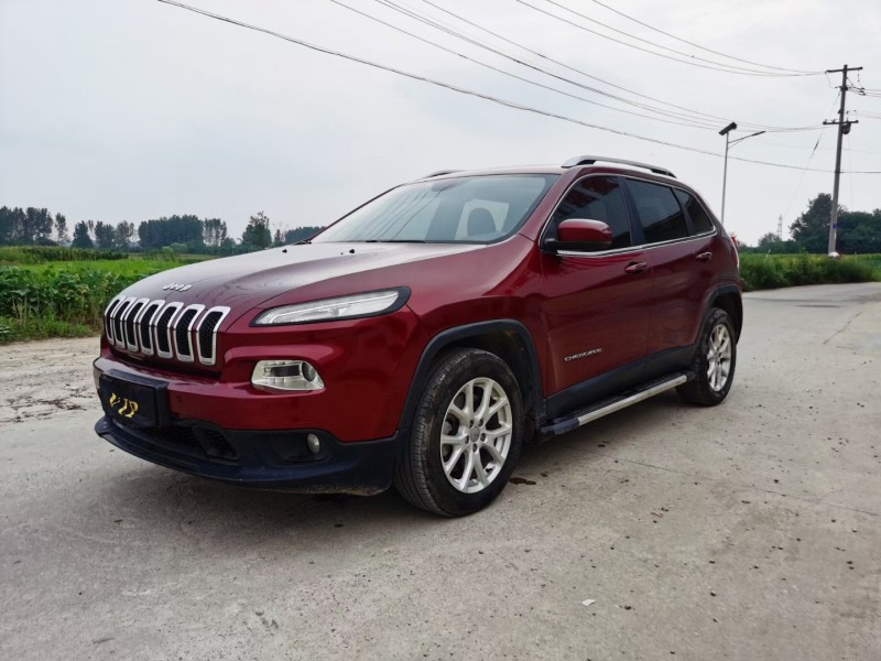 蚌埠17年Jeep自由光3