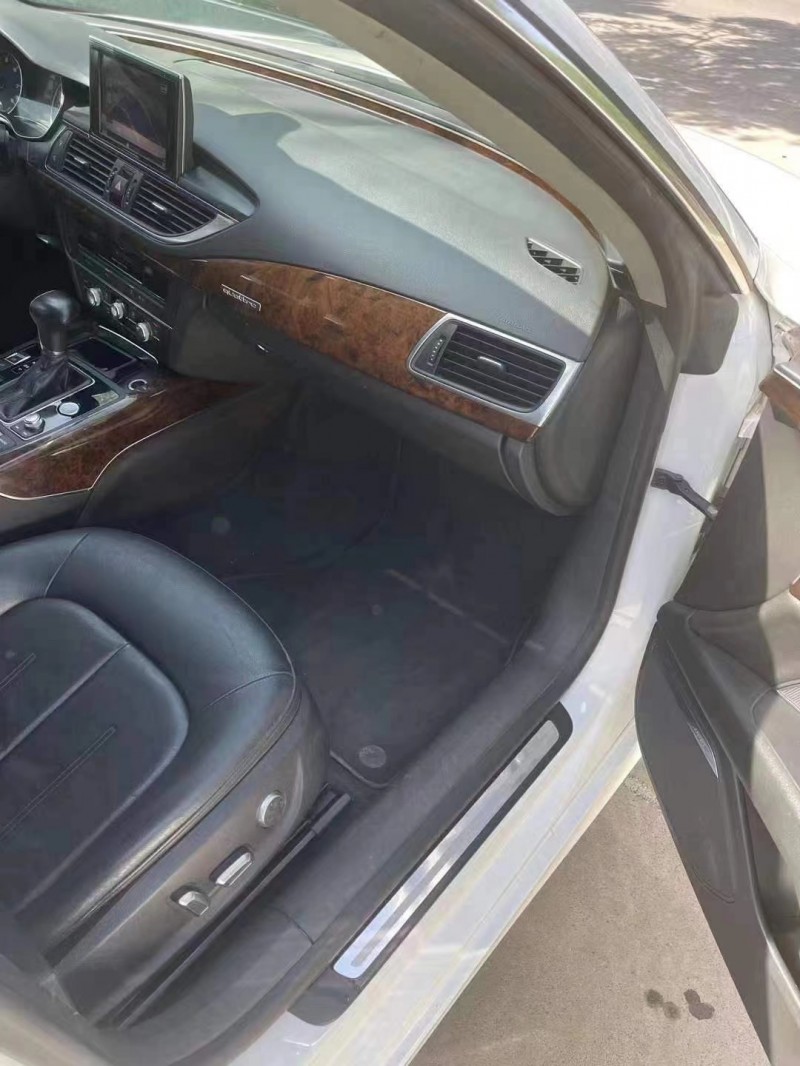 济宁14年奥迪A76