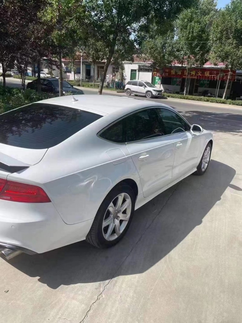 济宁14年奥迪A78