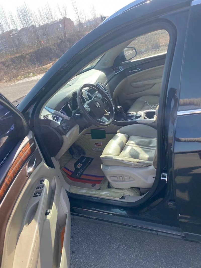 武汉12年凯迪拉克SRX5