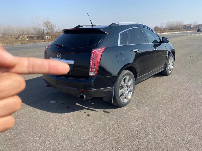 武汉12年凯迪拉克SRX6