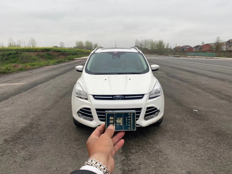 武汉14年福特翼虎1