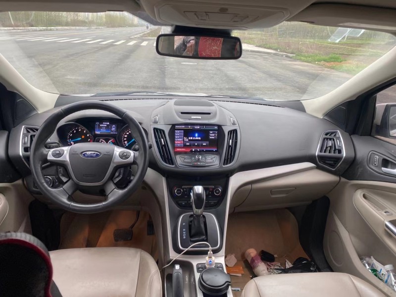 武汉14年福特翼虎4