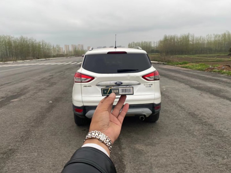 武汉14年福特翼虎7