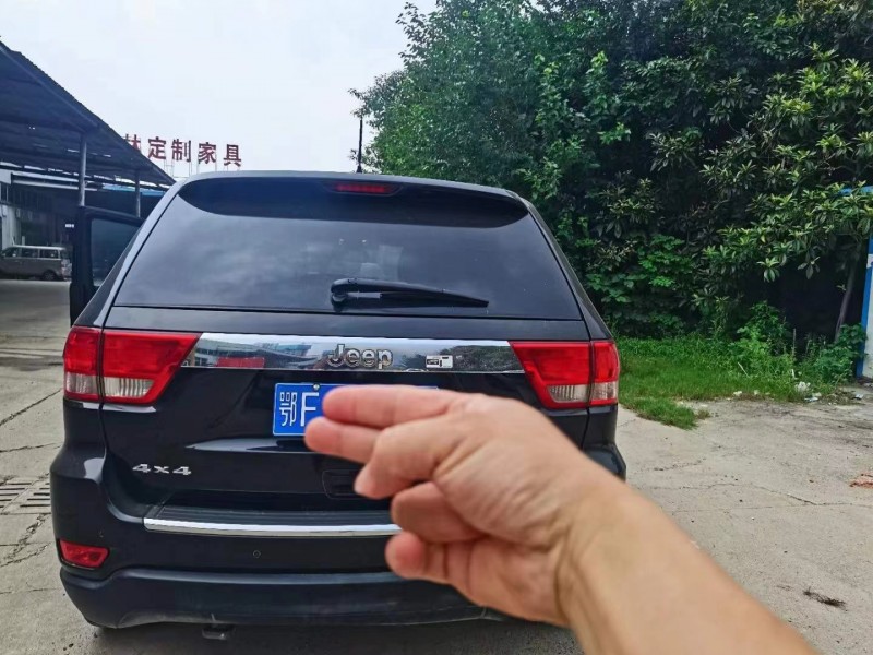 宜昌13年Jeep大切諾基5