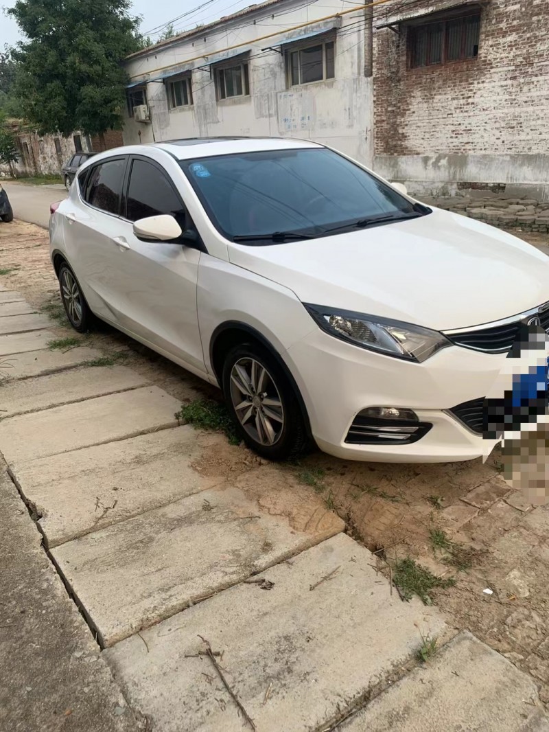 聊城16年長安汽車逸動3