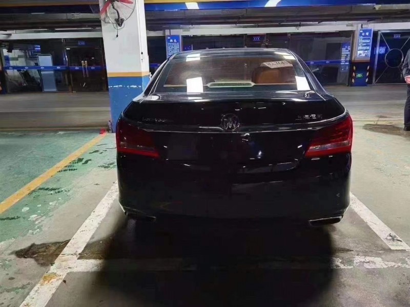 邢台15年别克君越4