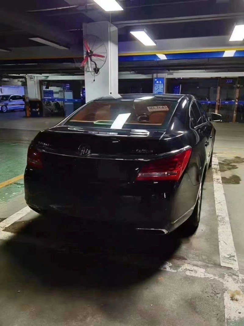 邢台15年别克君越6