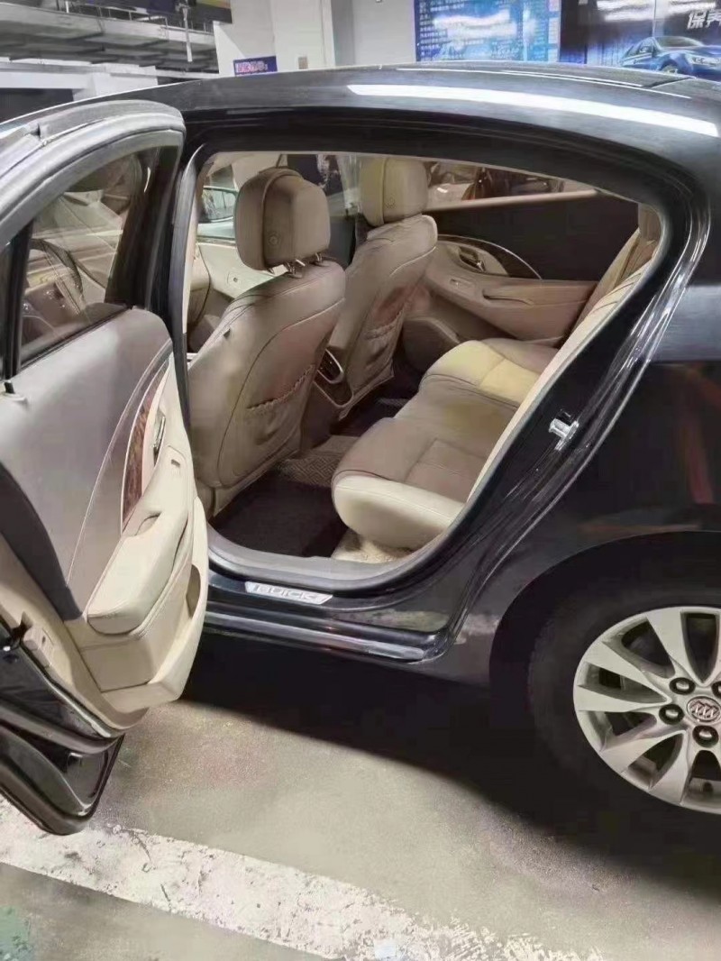 邢台15年别克君越8