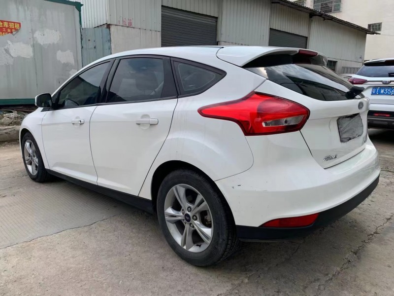 广州16年福特福克斯9