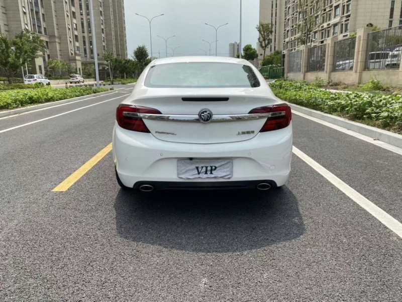 徐州14年别克君威9