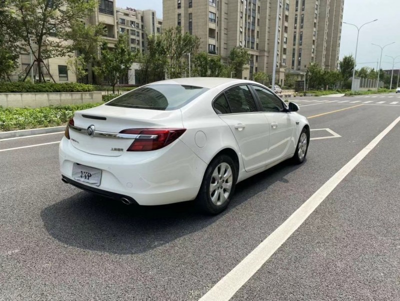 徐州14年别克君威8