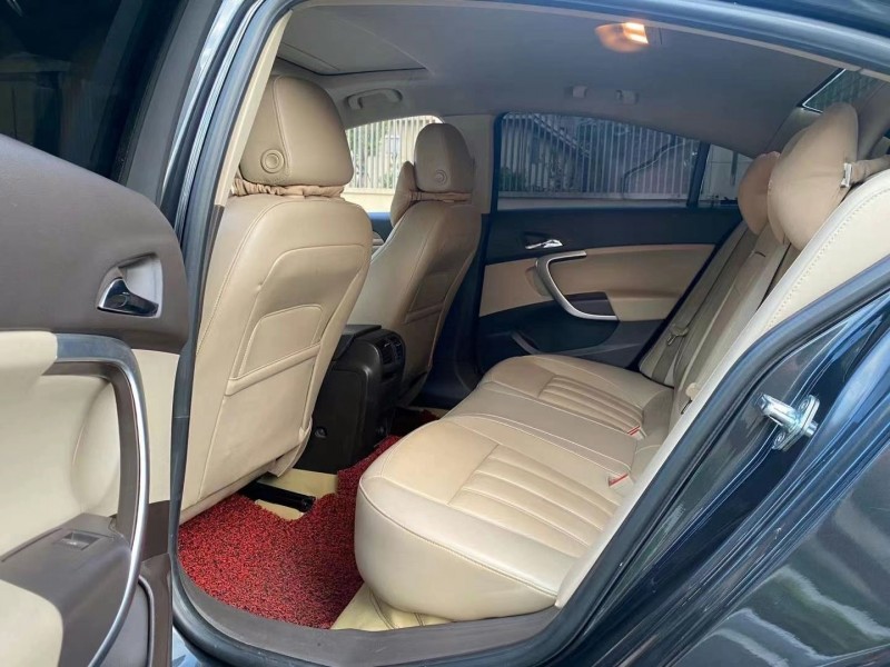 徐州12年别克君威5