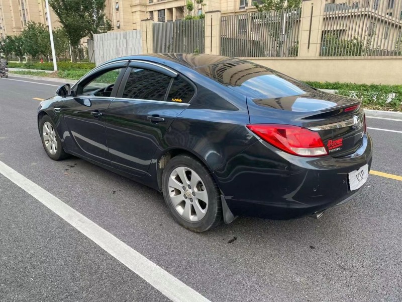 徐州12年别克君威8