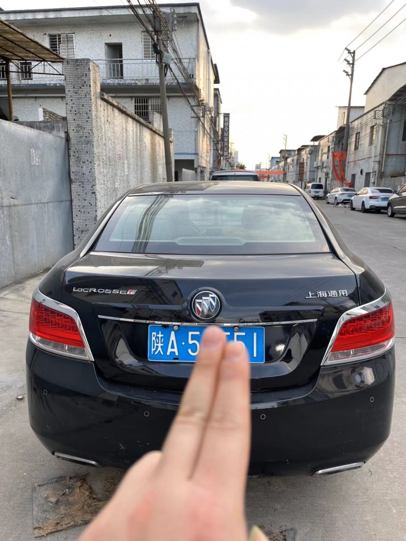 广州12年别克君越3